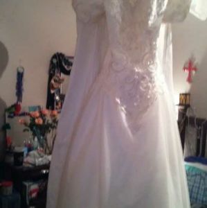 Beautiful ivory wedding dress